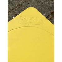 Danone krukje en speelgoedton uit de jaren 80.